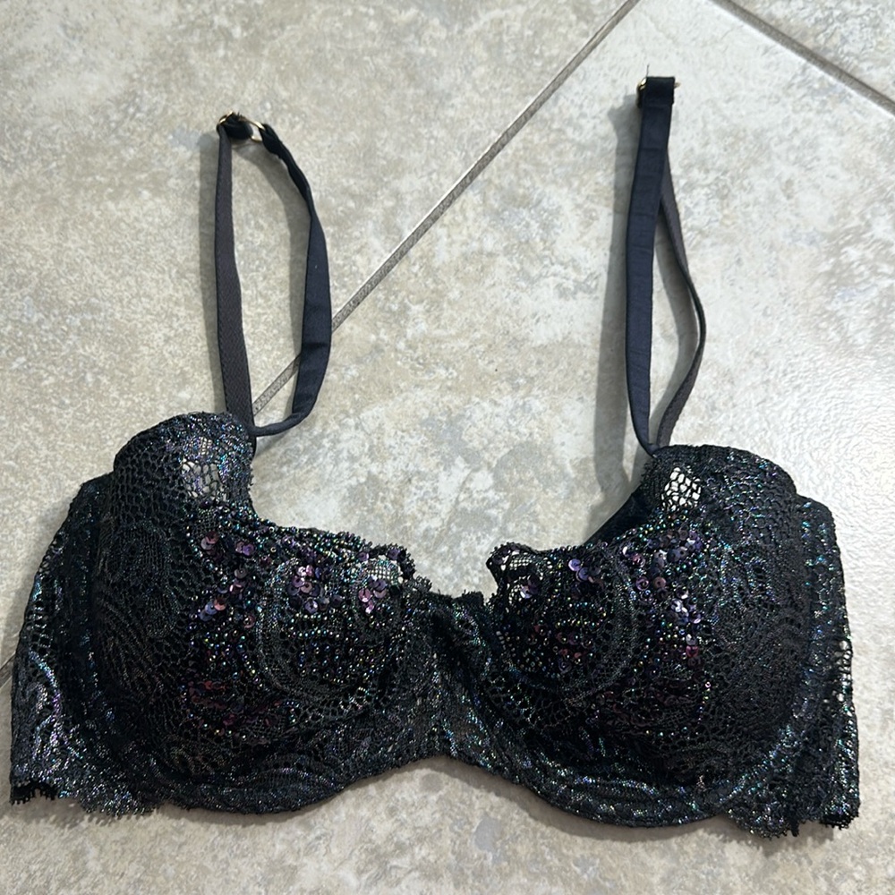 Victoria’s Secret Very Sexy Black Lace Beaded Metallic Bra‎